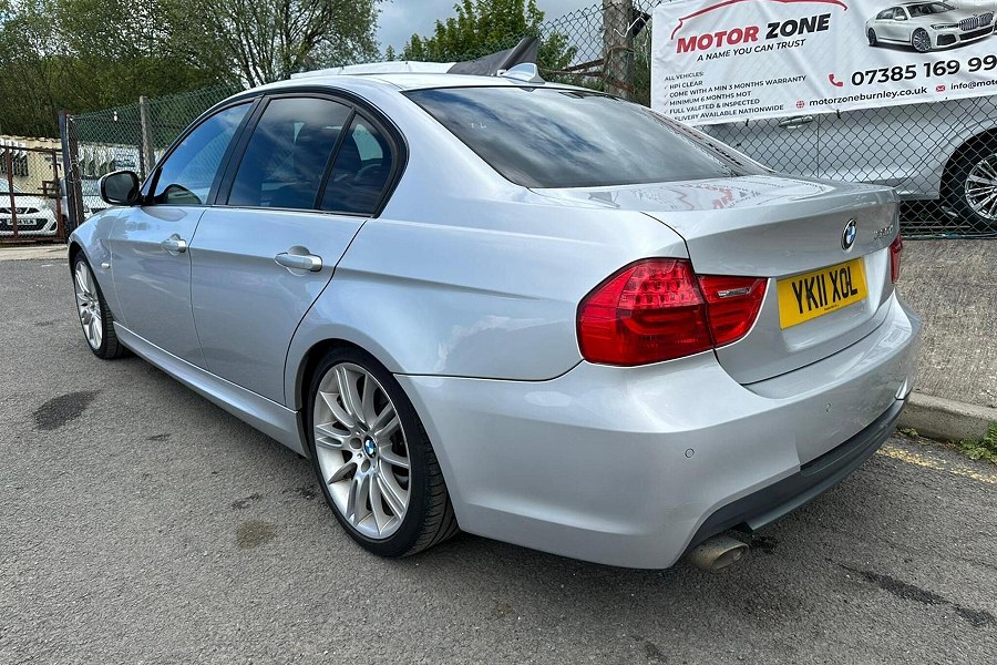 2011 BMW 3 Series photo 6