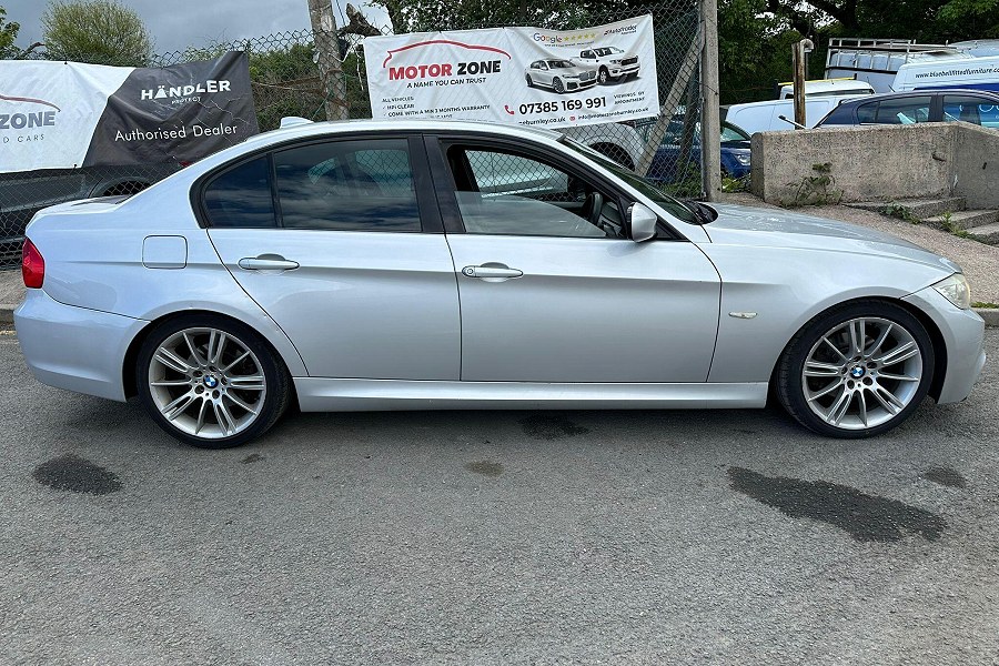 2011 BMW 3 Series photo 4