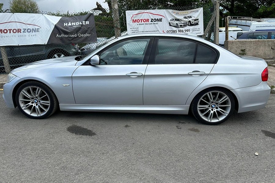 2011 BMW 3 Series photo 5
