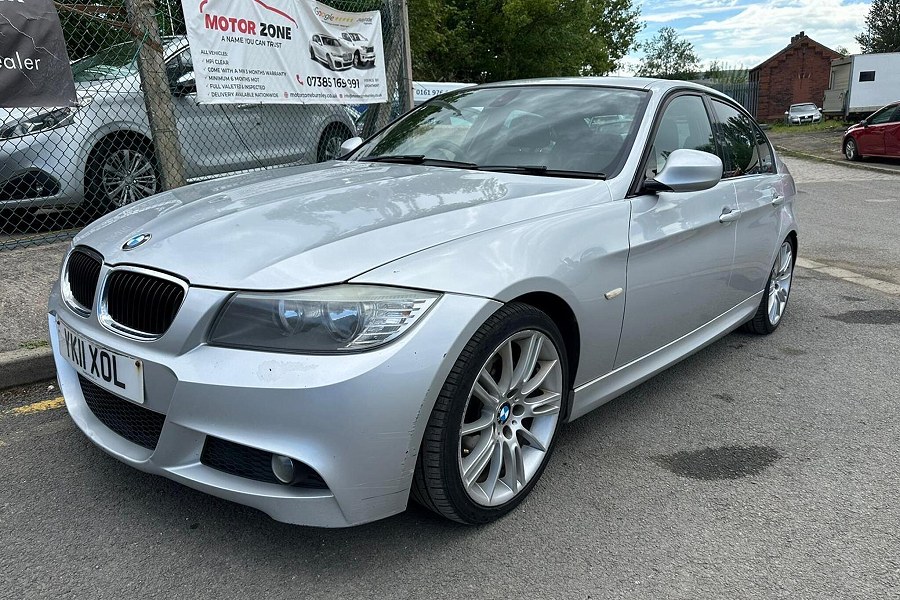 2011 BMW 3 Series photo 3