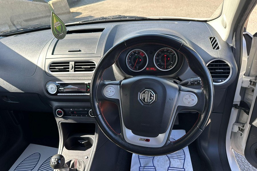 2015 MG MG3 photo 9
