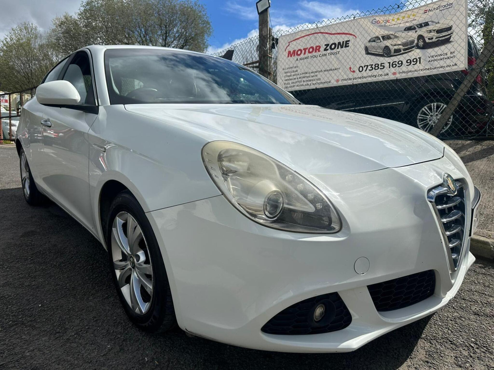 2011 Alfa Romeo Giulietta 1.6 JTDM-2 Lusso Euro 5 (s/s) 5dr for sale at Motor Zone Burnley