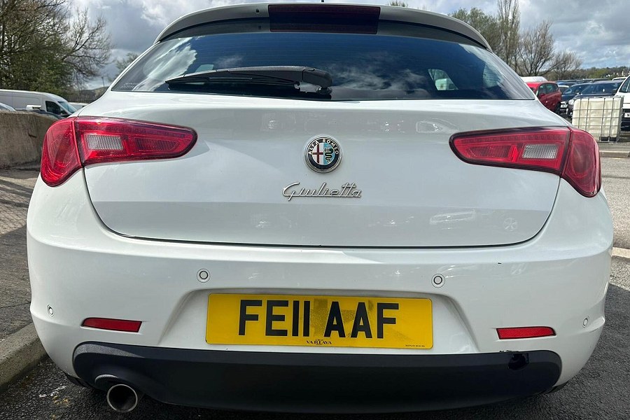 2011 Alfa Romeo Giulietta photo 5