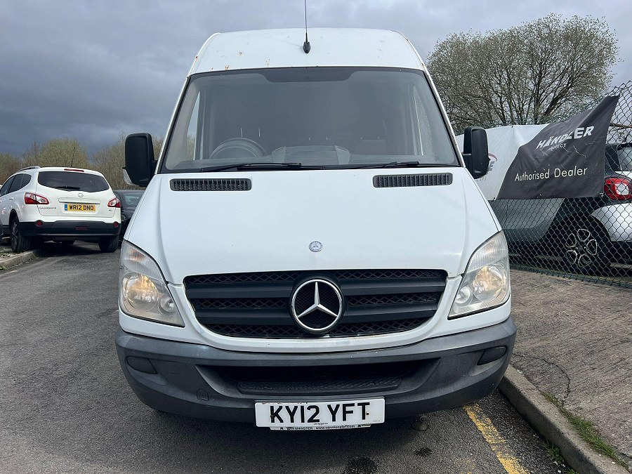 Mercedes-Benz Sprinter photo 2