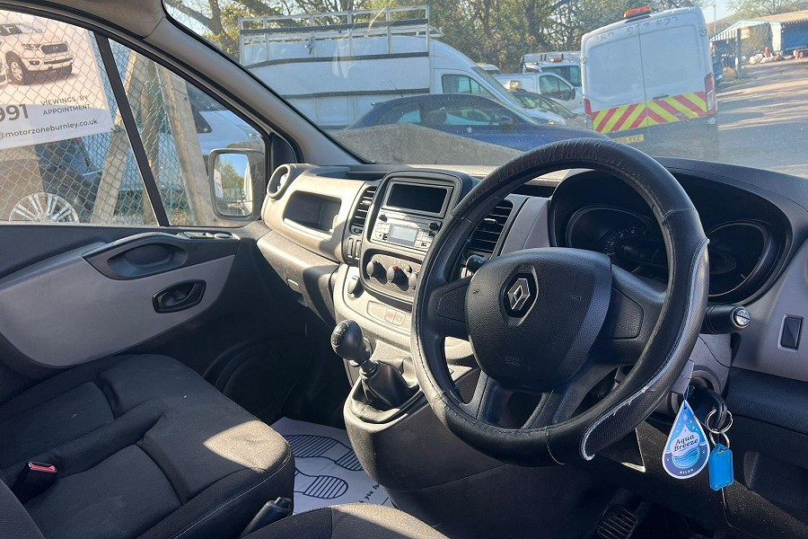 2015 Renault Trafic photo 12