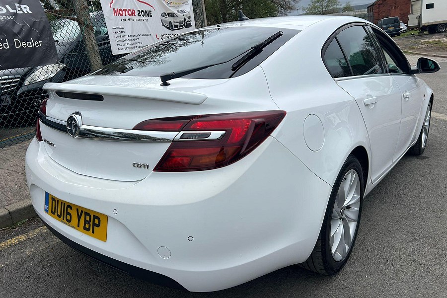 2016 Vauxhall Insignia photo 8