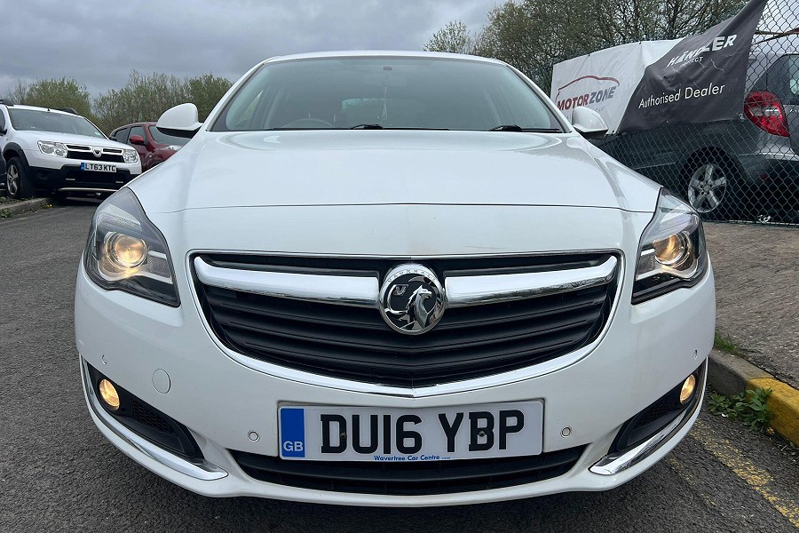 2016 Vauxhall Insignia photo 9