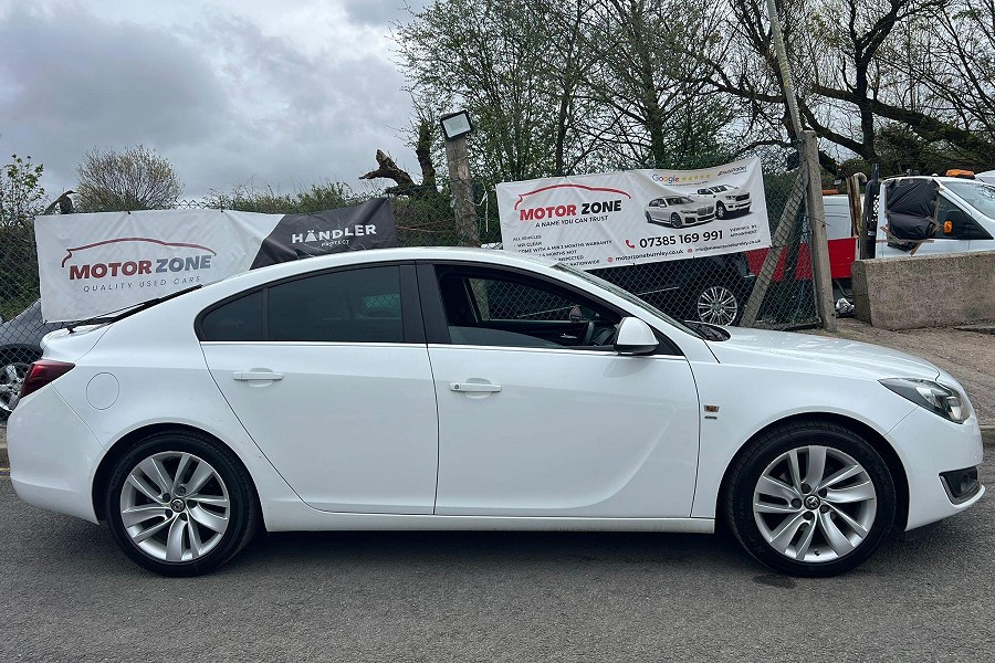 2016 Vauxhall Insignia photo 4