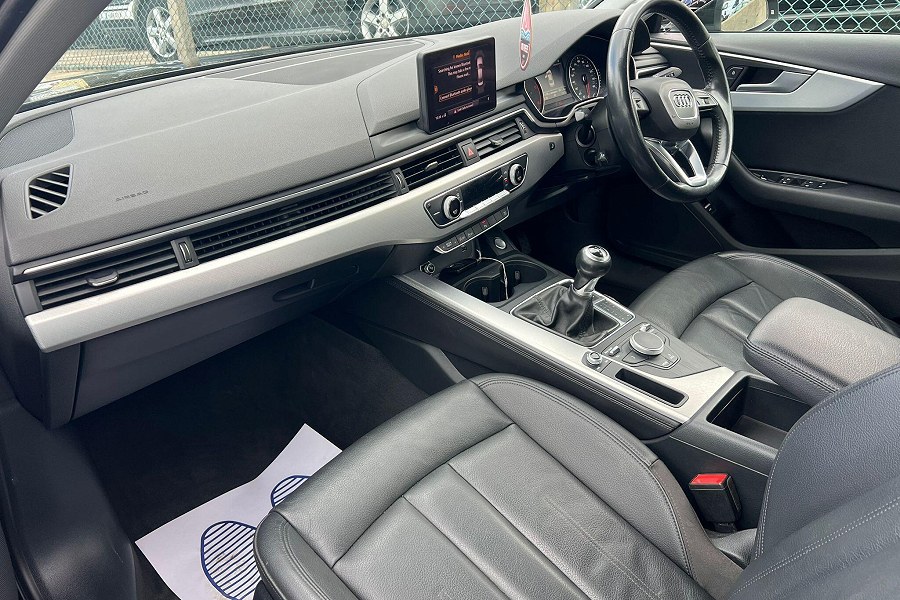 2018 Audi A4 photo 12