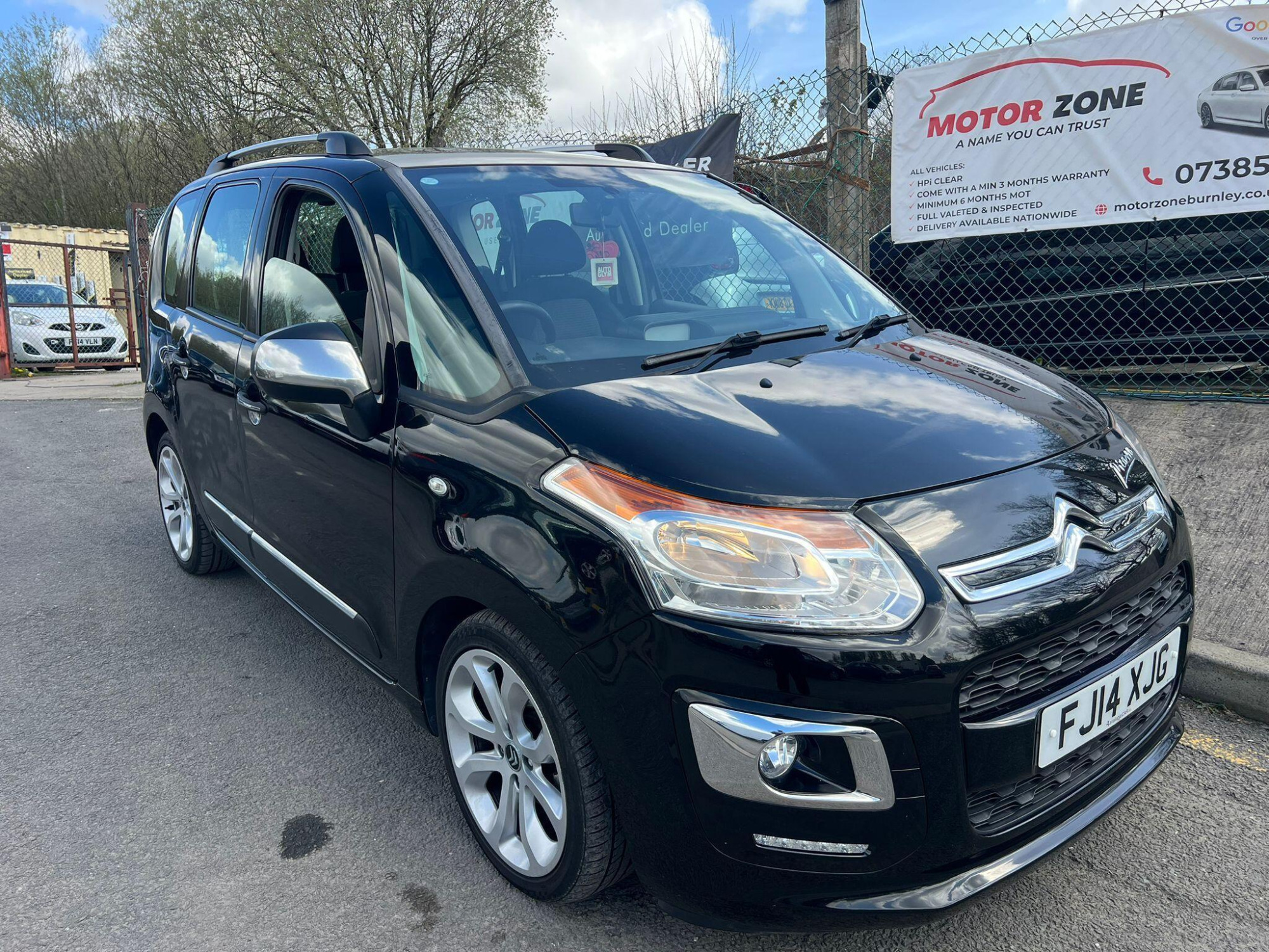 2014 Citroen C3 Picasso 1.6 HDi Selection Euro 5 5dr for sale at Motor Zone Burnley