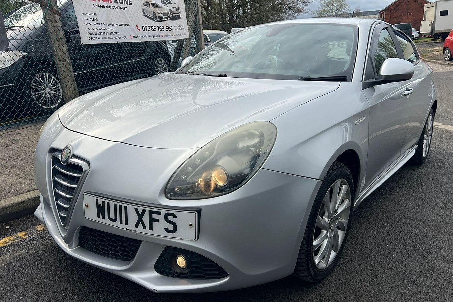2011 Alfa Romeo Giulietta photo 3