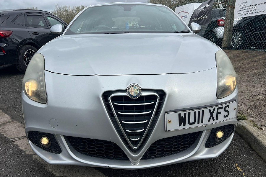 2011 Alfa Romeo Giulietta photo 7