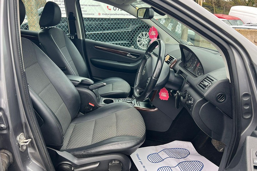 2009 Mercedes-Benz A Class photo 12