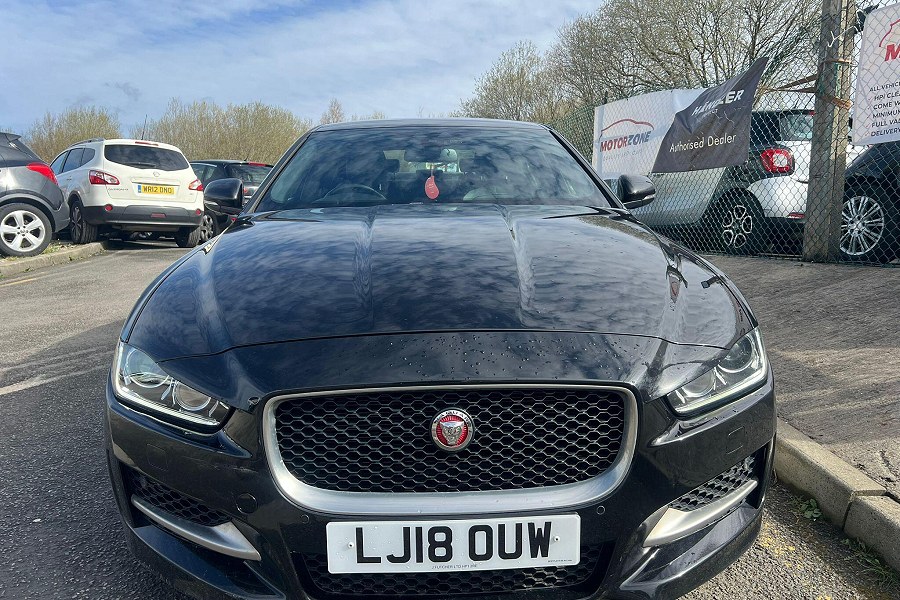 2018 Jaguar XE photo 7