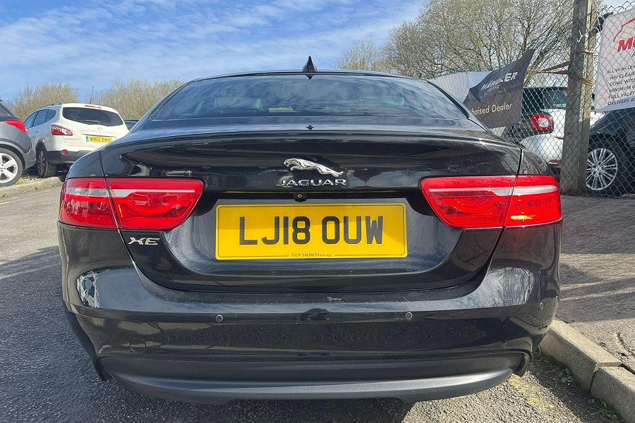 2018 Jaguar XE photo 9
