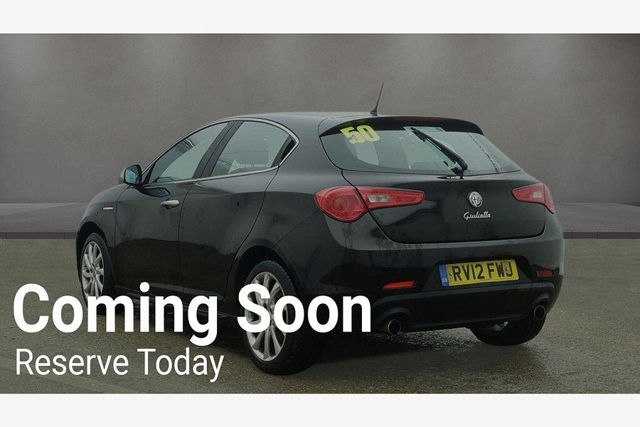 2012 Alfa Romeo Giulietta photo 3