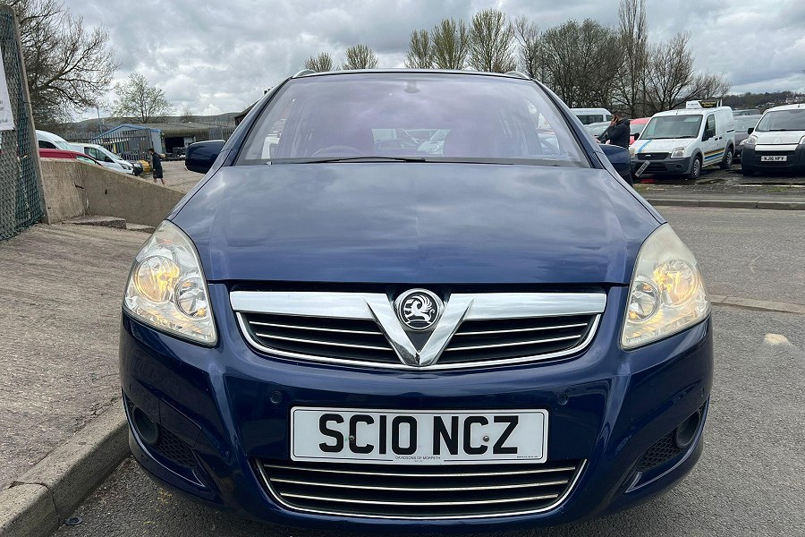 Vauxhall Zafira photo 2