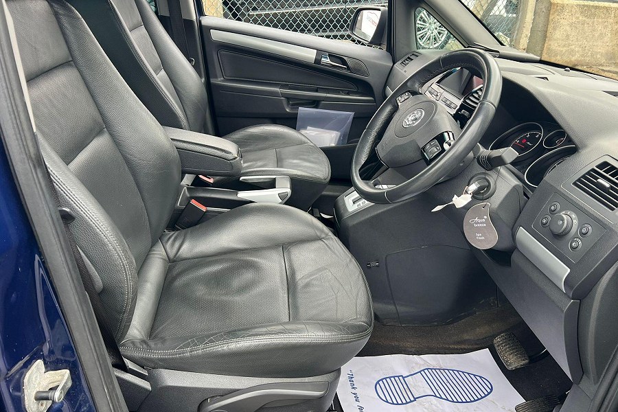 2010 Vauxhall Zafira photo 11