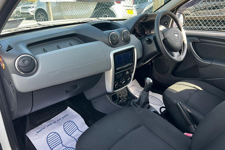 2015 Dacia Duster photo 11