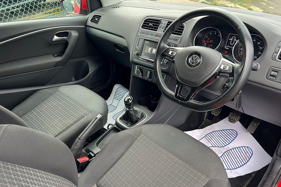 2015 Volkswagen Polo photo 12