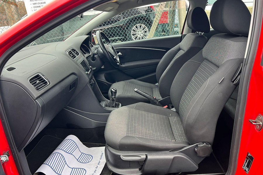 2015 Volkswagen Polo photo 13
