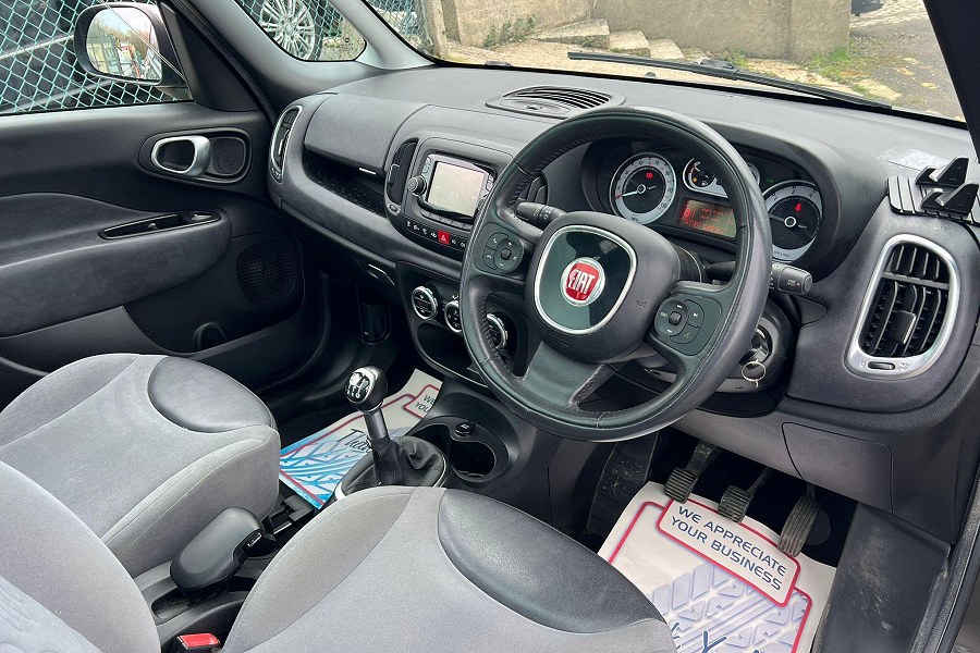 2013 Fiat 500L photo 10