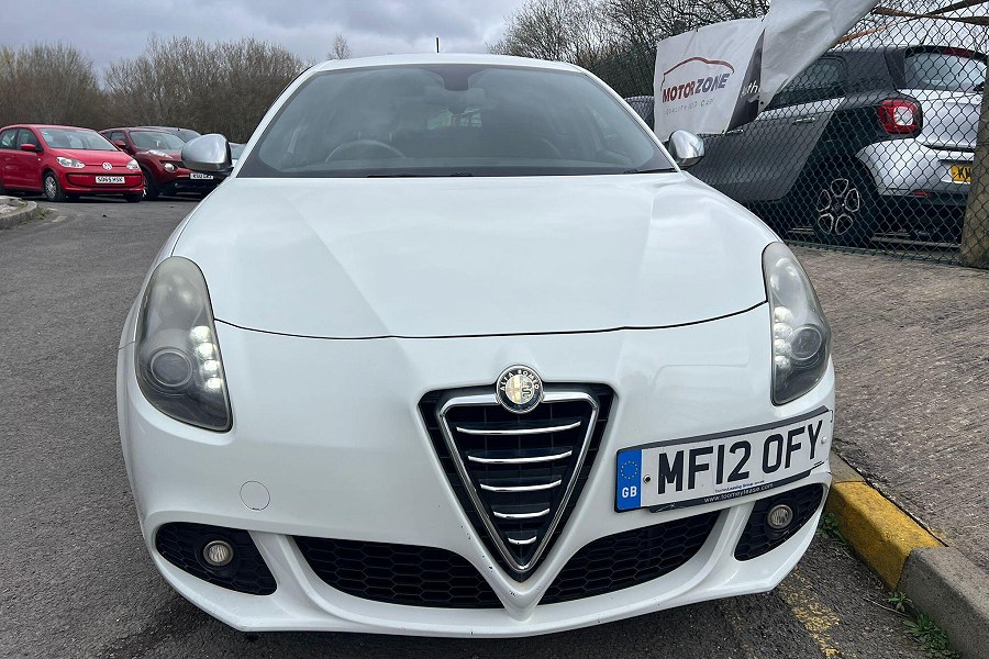 Alfa Romeo Giulietta photo 2