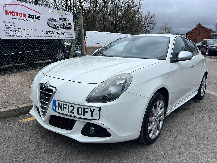 2012 Alfa Romeo Giulietta photo 3