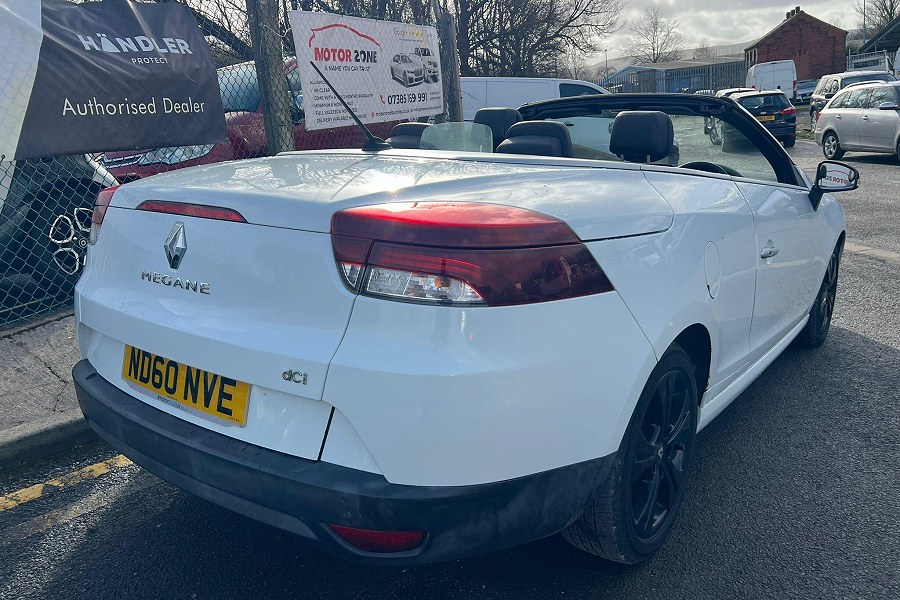 2010 Renault Megane photo 12