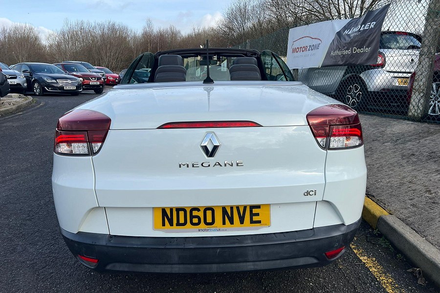 2010 Renault Megane photo 11