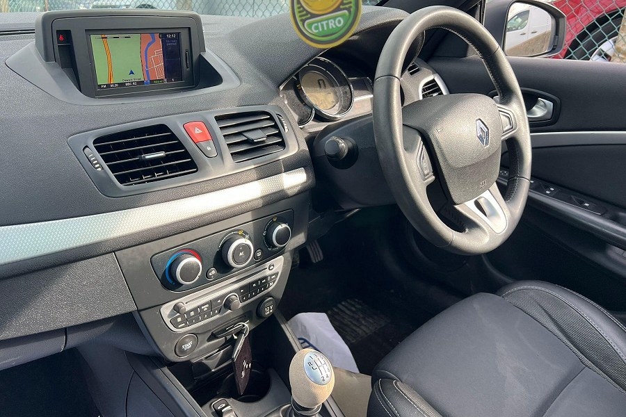 2010 Renault Megane photo 13