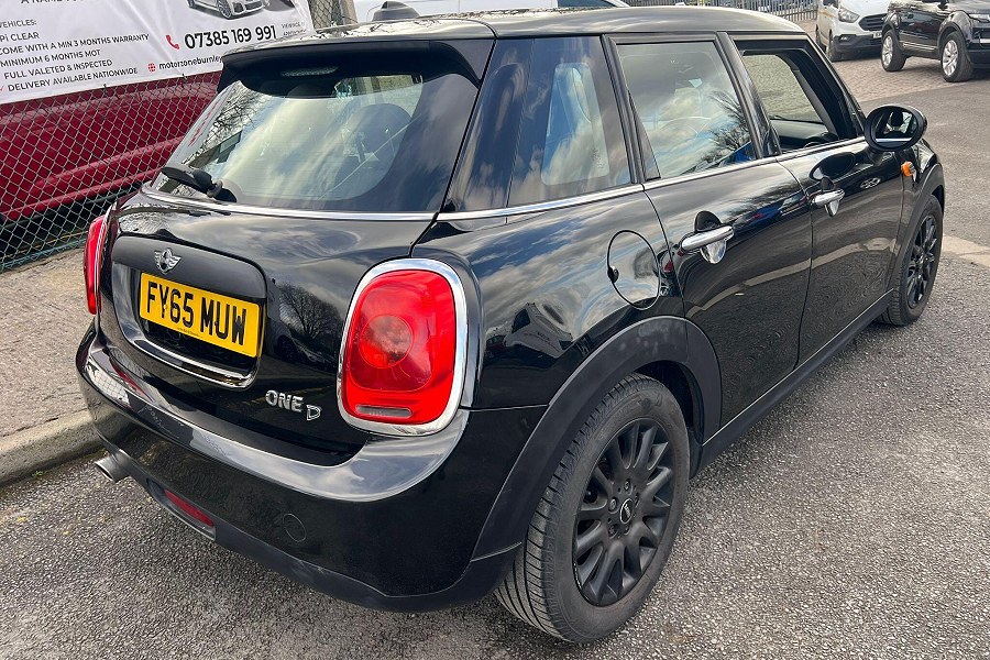 2015 MINI Hatch photo 8
