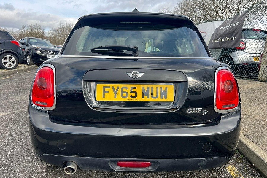2015 MINI Hatch photo 7