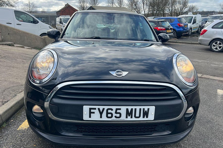 MINI Hatch photo 2