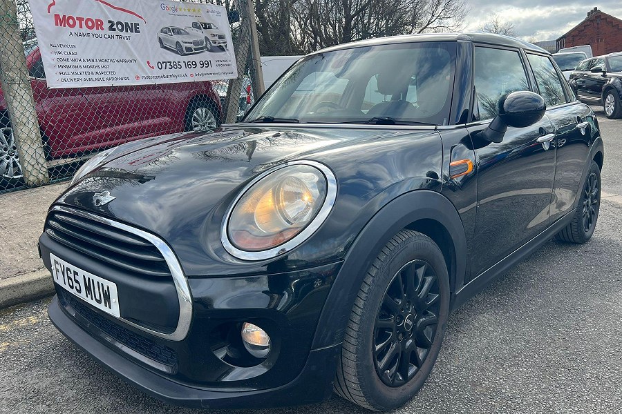 2015 MINI Hatch photo 3