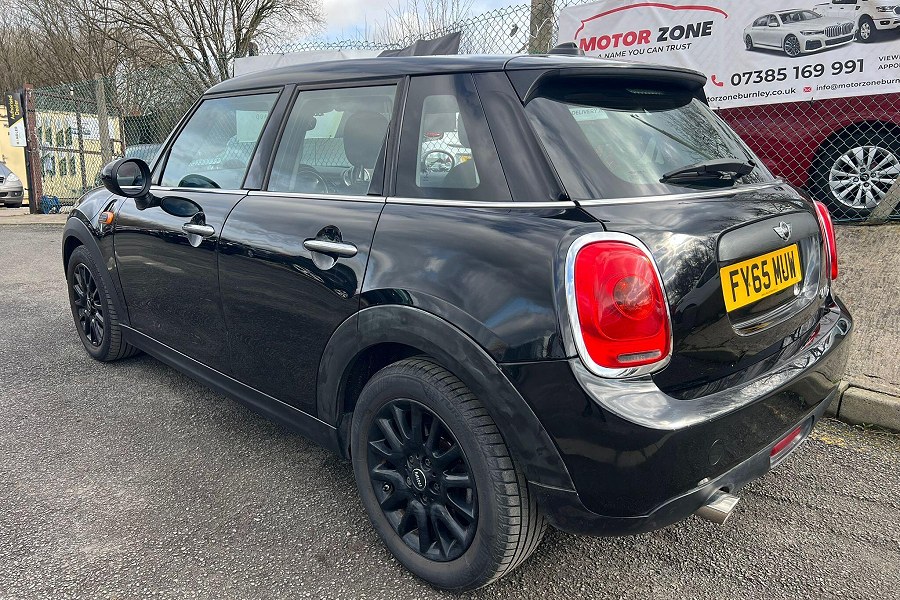 2015 MINI Hatch photo 6