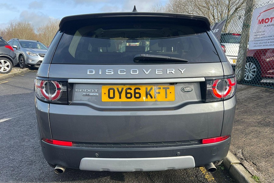 2016 Land Rover Discovery Sport photo 9