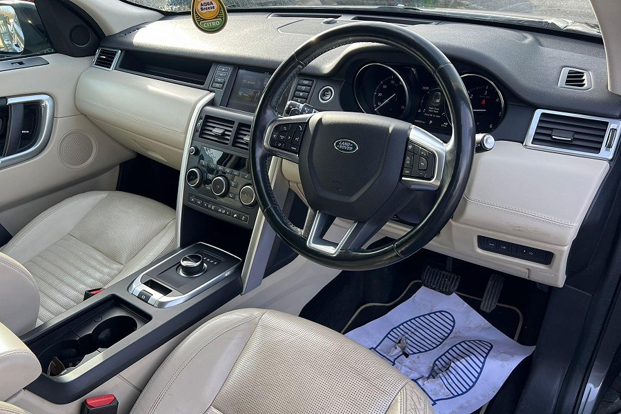 2016 Land Rover Discovery Sport photo 10