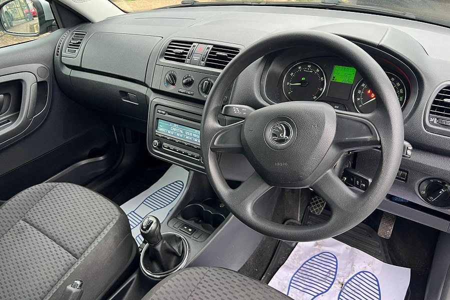 2013 Skoda Fabia photo 12