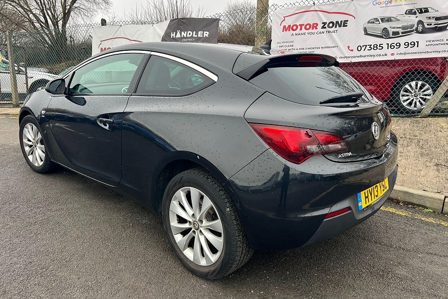 2013 Vauxhall Astra GTC photo 4