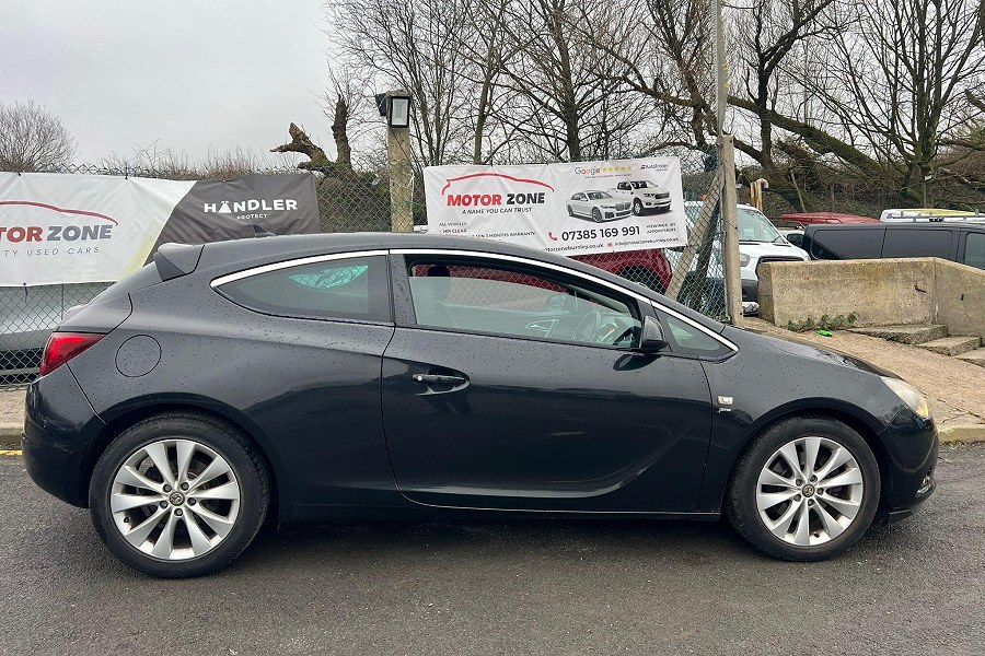2013 Vauxhall Astra GTC photo 9