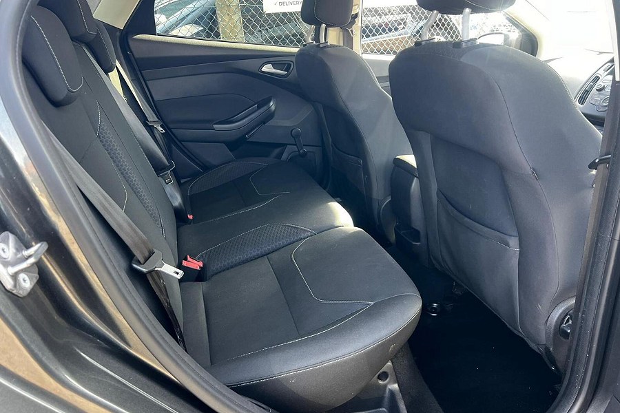 2015 Ford Focus photo 12