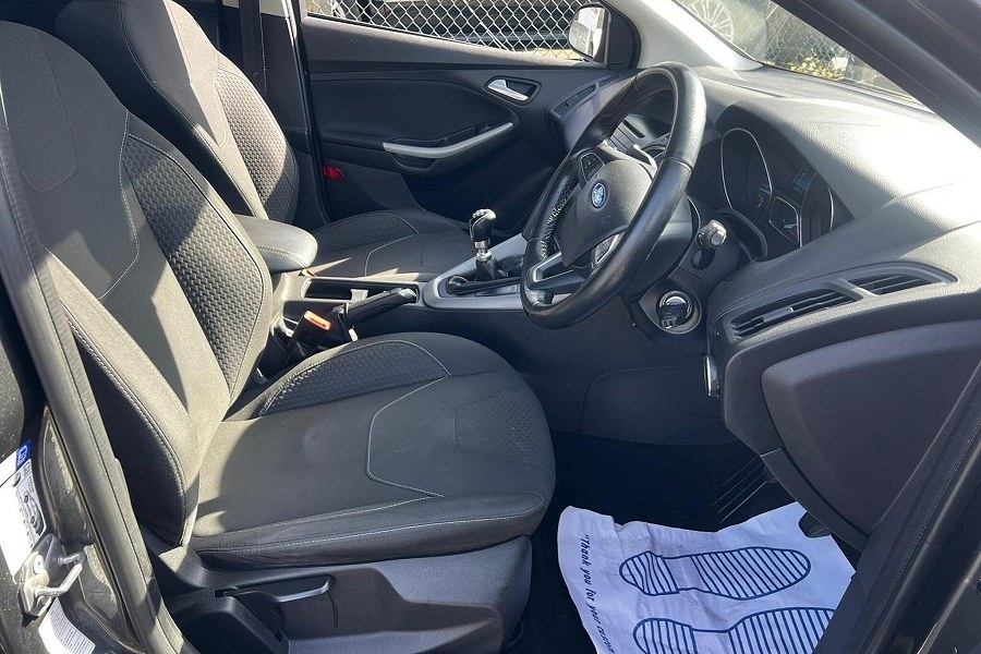2015 Ford Focus photo 10
