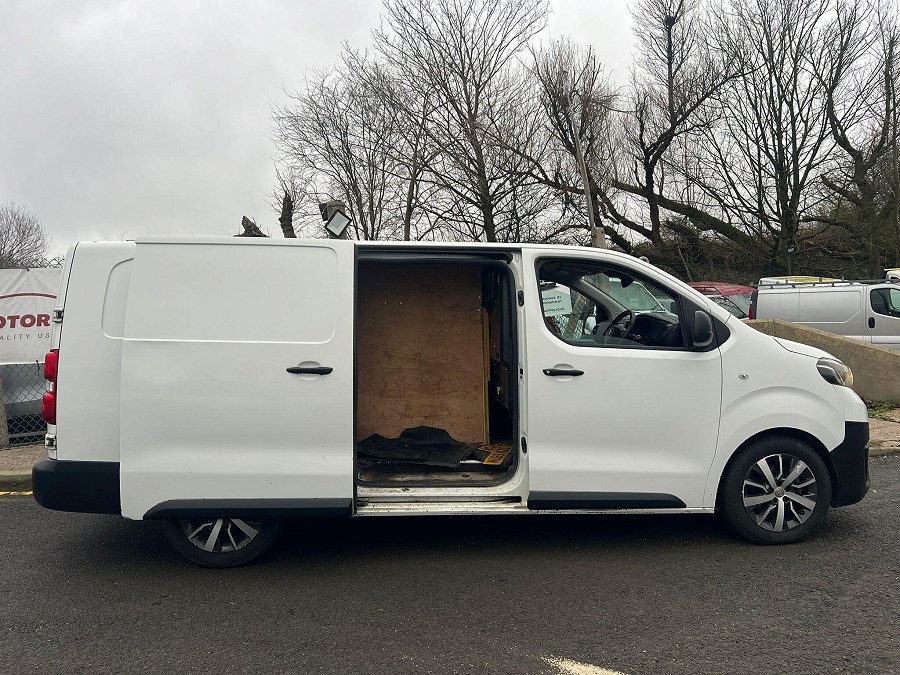 2020 Toyota ProAce photo 4