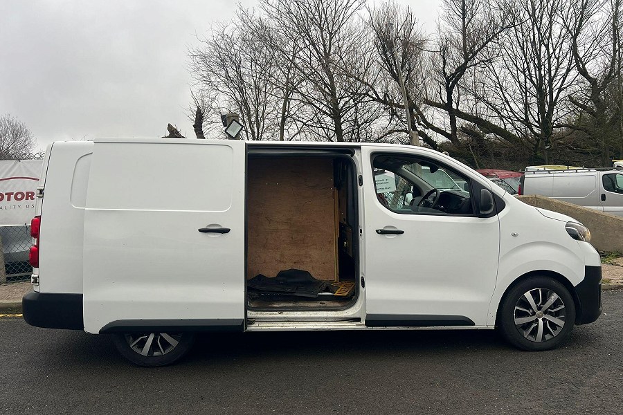2020 Toyota ProAce photo 4