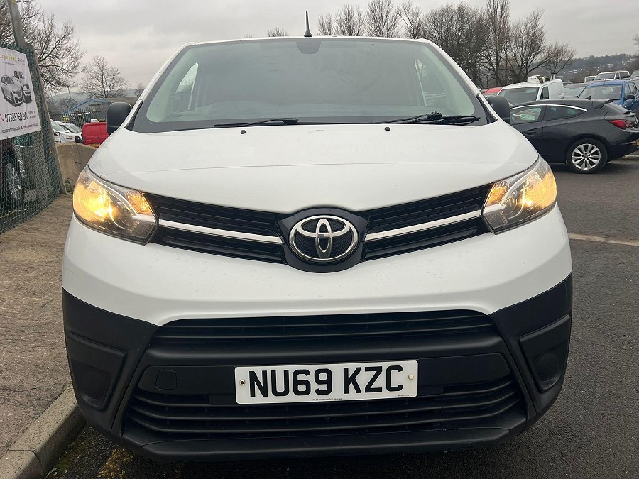 Toyota ProAce photo 2