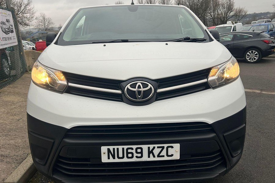 Toyota ProAce photo 2