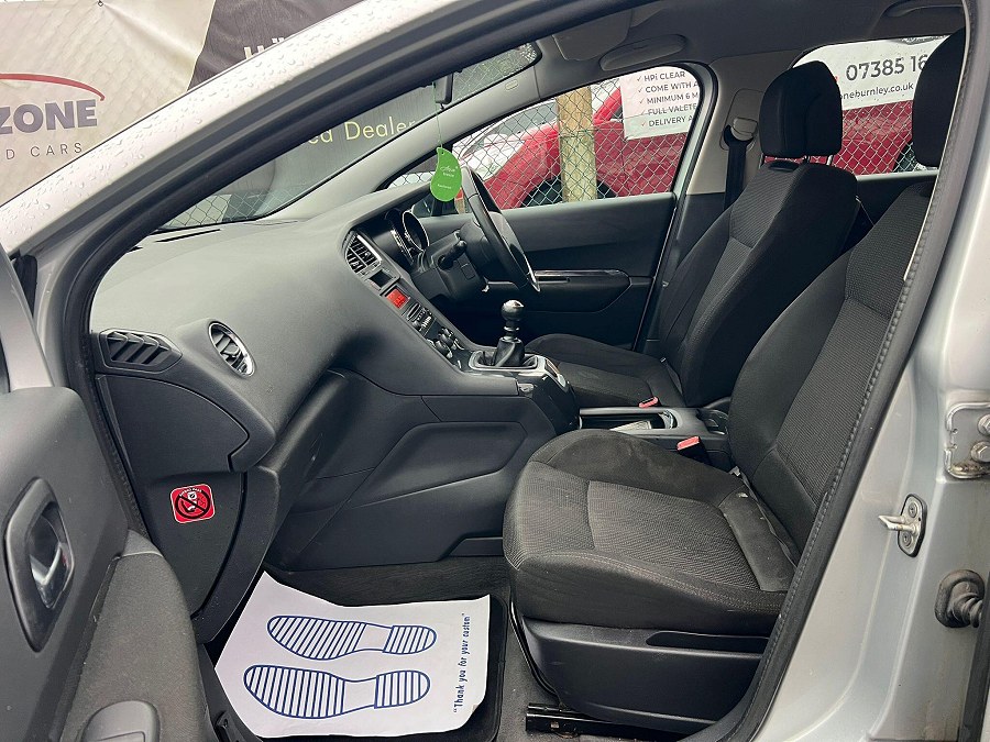 2010 Peugeot 5008 photo 12
