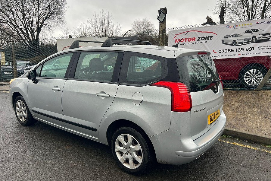 2010 Peugeot 5008 photo 4
