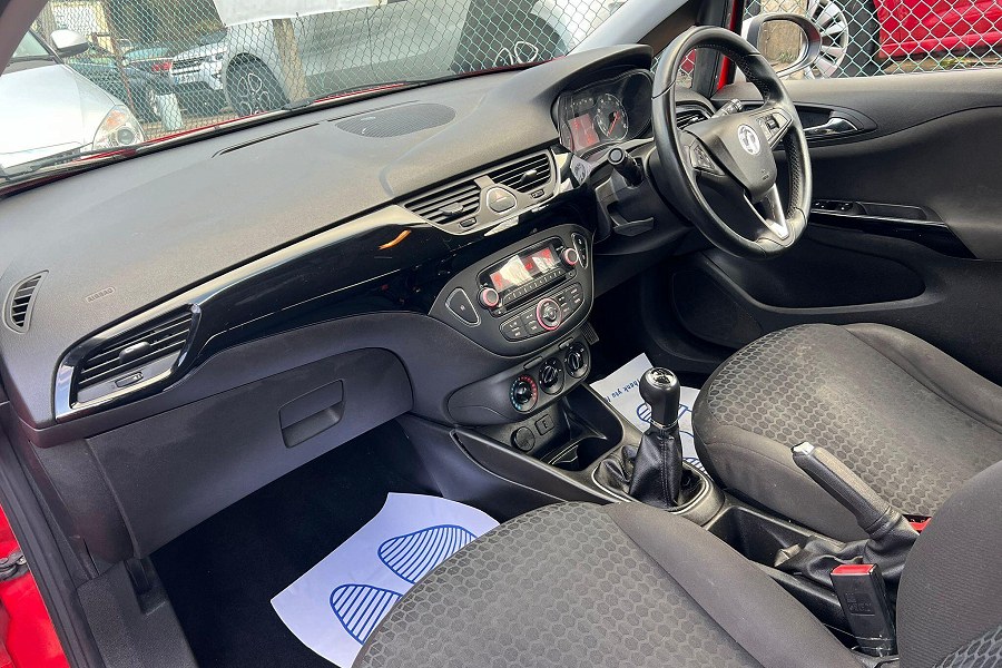 2015 Vauxhall Corsa photo 14